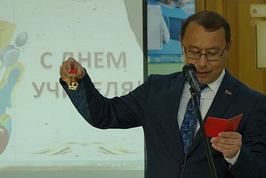 Депутаты поздравили учителей